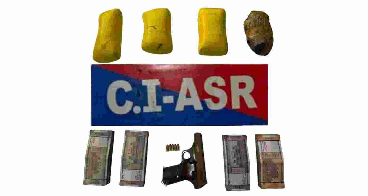 Punjab Police recover 4 kg heroin, cash and weapon Punjab Police recover 4 kg heroin, cash and weapon