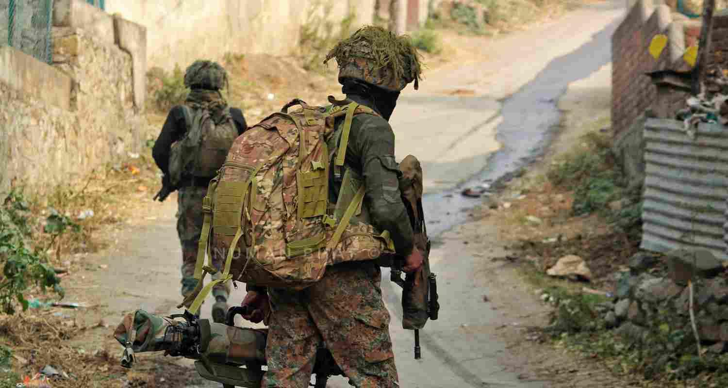 A fresh encounter erupted in J&K’s Kishtwar as security forces continue operations against Jaish-linked Pakistani terrorists despite heavy snowfall A fresh encounter erupted in J&K’s Kishtwar as security forces continue operations against Jaish-linked Pakistani terrorists despite heavy snowfall