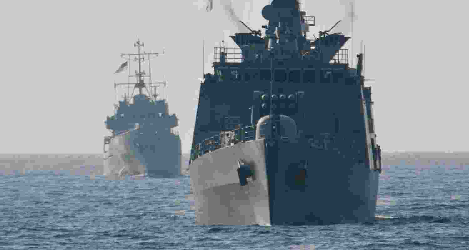 DTSA Senior Security Adviser Steven Barry James held discussions with Rear Admiral M Moynul Hassan, Commander of the Chittagong Naval Area DTSA Senior Security Adviser Steven Barry James held discussions with Rear Admiral M Moynul Hassan, Commander of the Chittagong Naval Area