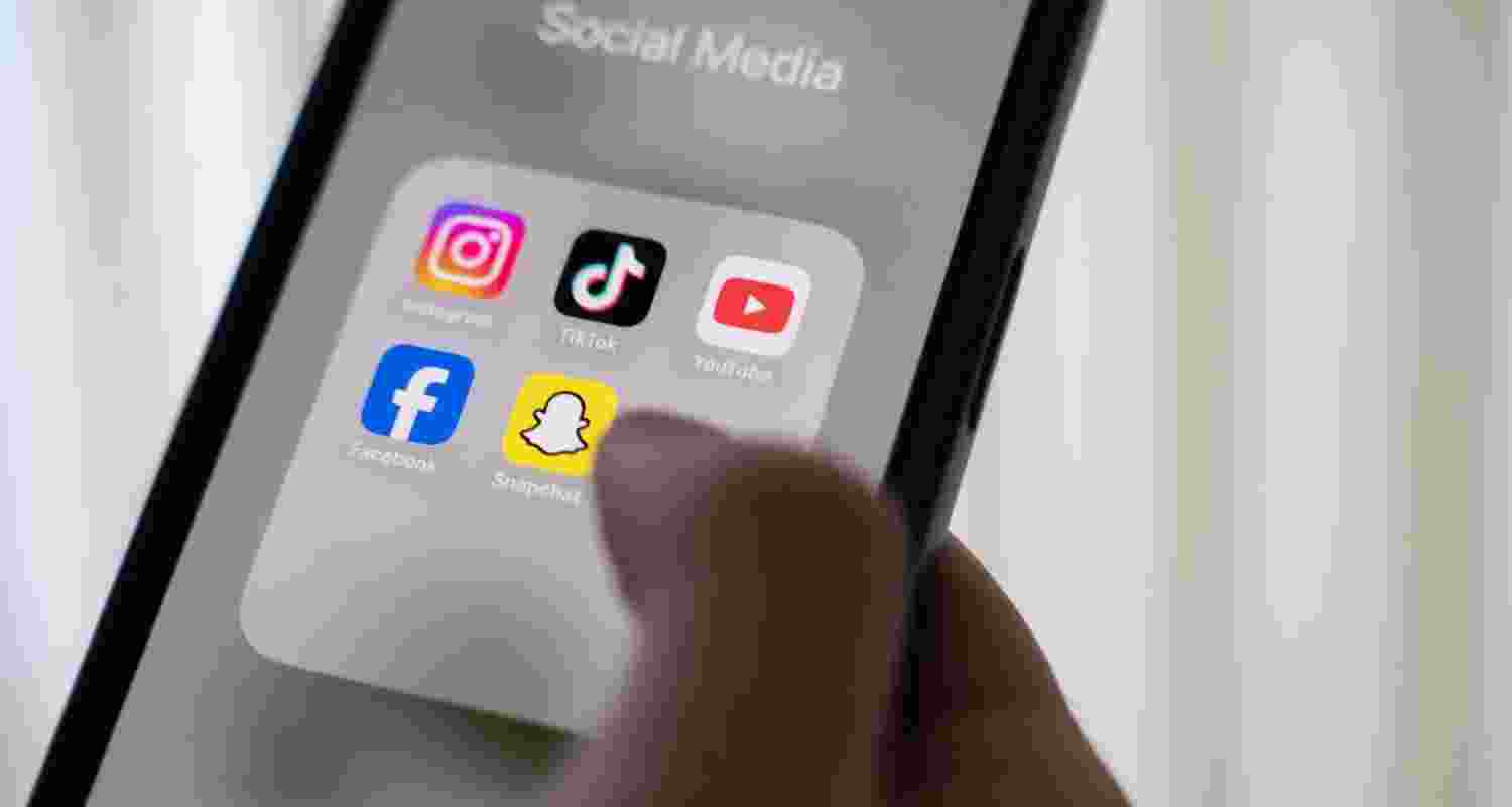 The Australian government, under Prime Minister Anthony Albanese, had warned that companies found not complying with the new law would face fines of up to $49.5 million Australian (€28.4 million, US$33 million). The Australian government, under Prime Minister Anthony Albanese, had warned that companies found not complying with the new law would face fines of up to $49.5 million Australian (€28.4 million, US$33 million).