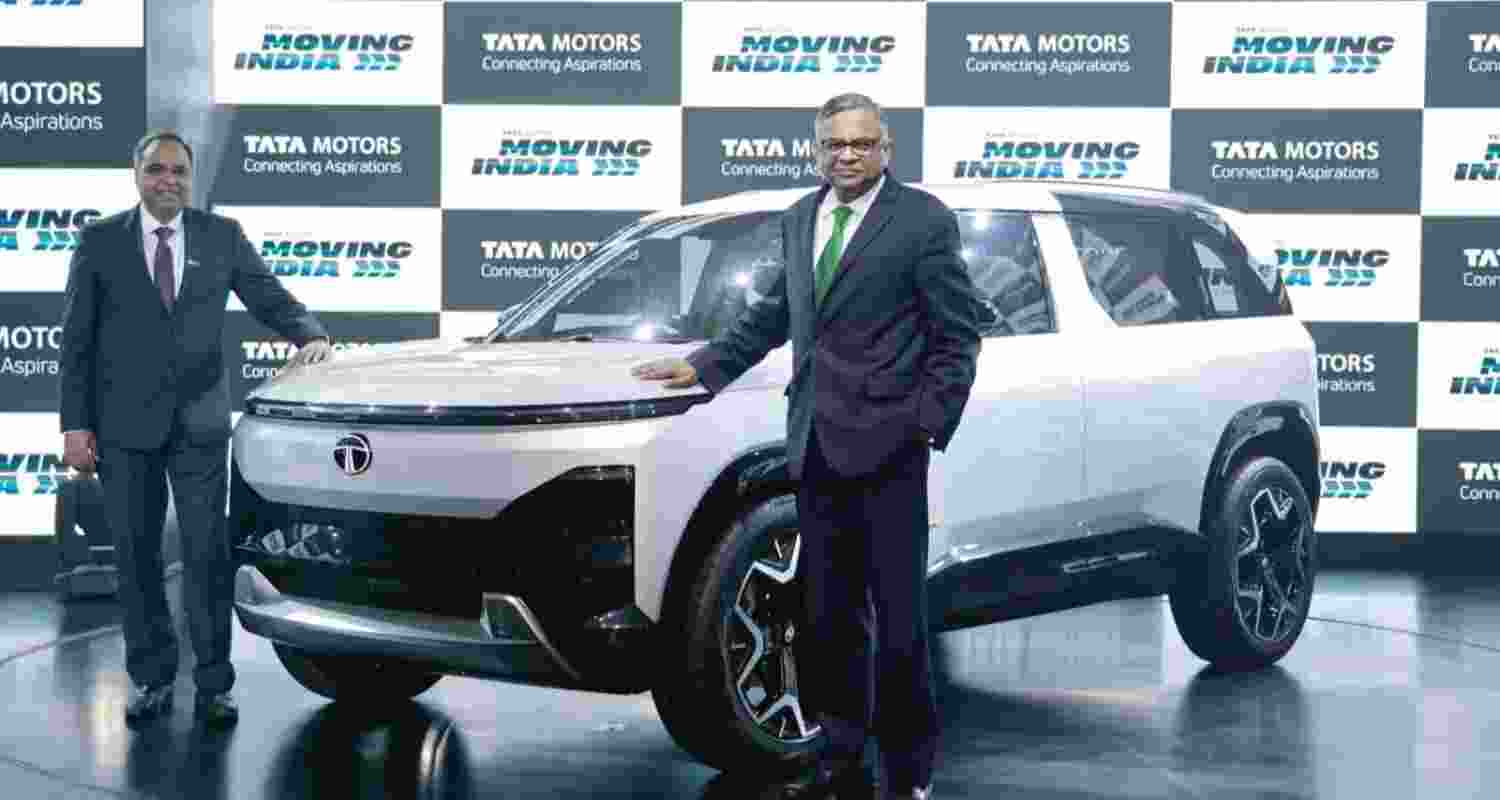 Pent-up demand, Goods and Services Tax (GST) rate cut by the Centre, and festive season sales clubbed to push auto sales volume in the months of September and October, leading to the industry clocking a growth of 5 per cent and 17 per cent, respectively Pent-up demand, Goods and Services Tax (GST) rate cut by the Centre, and festive season sales clubbed to push auto sales volume in the months of September and October, leading to the industry clocking a growth of 5 per cent and 17 per cent, respectively