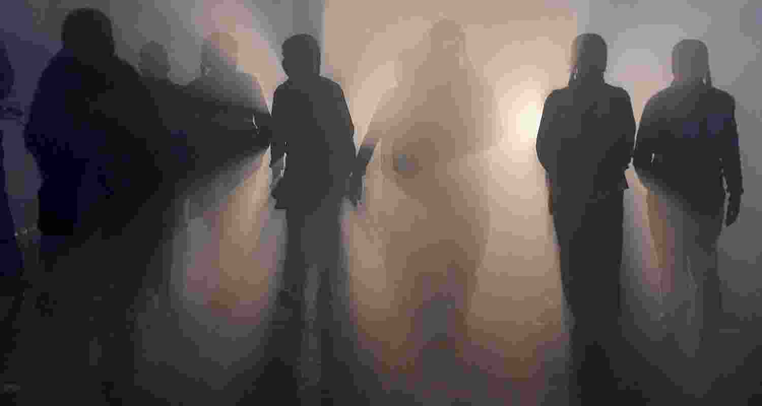 The city’s temperature hovered around 22.5 degrees Celsius, while its air quality deteriorated further this morning with the Air Quality Index (AQI) reaching 402 at 8 am and entering the ‘severe’ category The city’s temperature hovered around 22.5 degrees Celsius, while its air quality deteriorated further this morning with the Air Quality Index (AQI) reaching 402 at 8 am and entering the ‘severe’ category