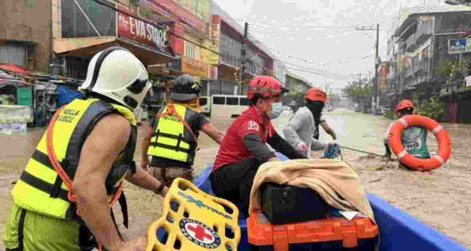 In Catanduanes, expected to take a direct hit, locals are securing roofs with ropes and weights In Catanduanes, expected to take a direct hit, locals are securing roofs with ropes and weights