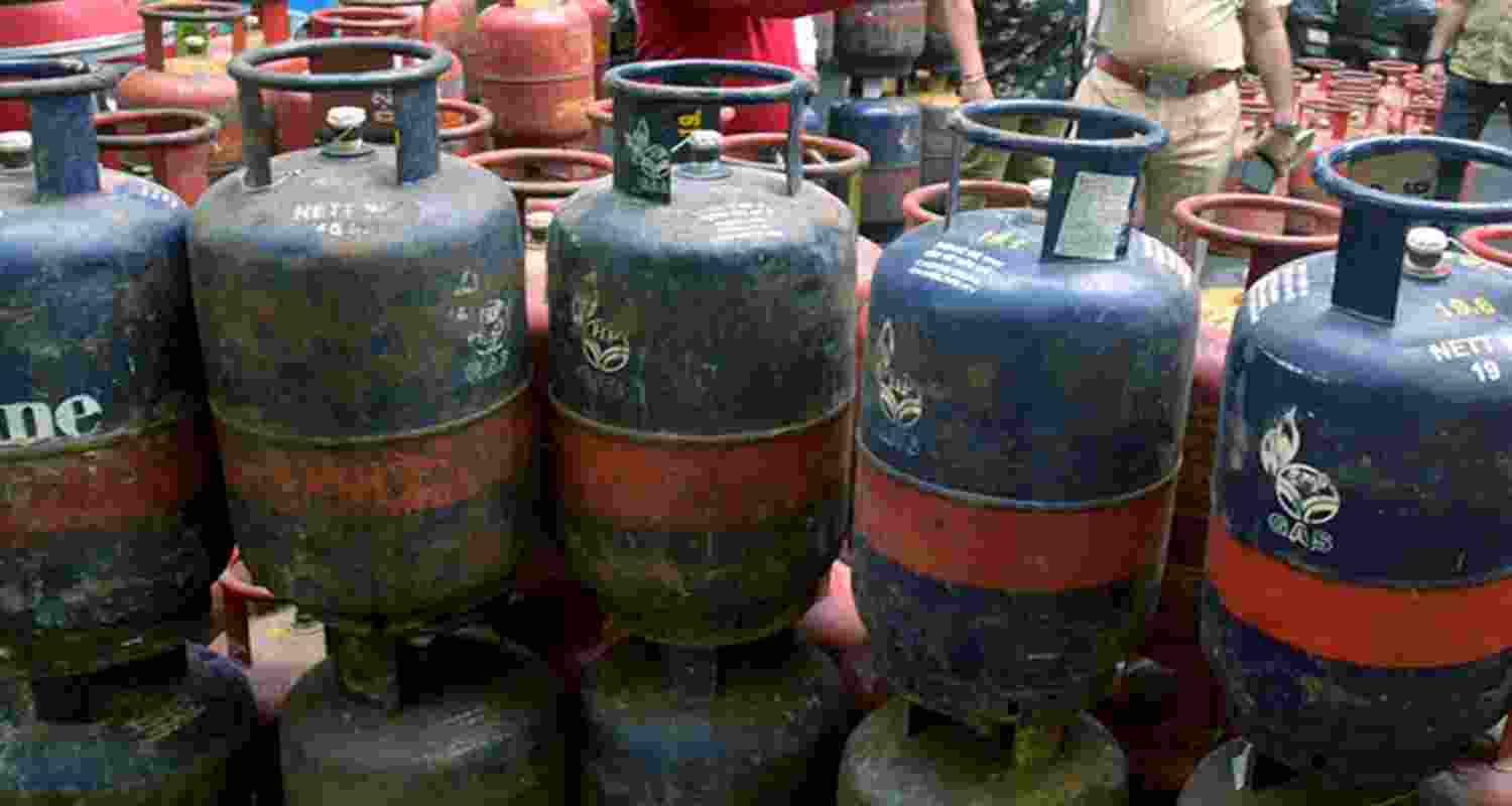 Last month, oil marketing companies raised the price of a 19 kg commercial LPG cylinder by ₹111, taking its retail price in Delhi to ₹1,691.50 Last month, oil marketing companies raised the price of a 19 kg commercial LPG cylinder by ₹111, taking its retail price in Delhi to ₹1,691.50