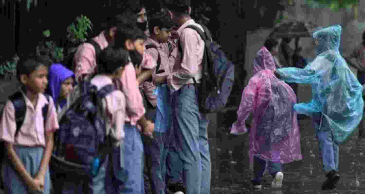 Heads of schools and colleges have been told to stay alert and protect school property. They must take measures to secure records, furniture, and equipment if there is any risk of damage due to the weather. Heads of schools and colleges have been told to stay alert and protect school property. They must take measures to secure records, furniture, and equipment if there is any risk of damage due to the weather.