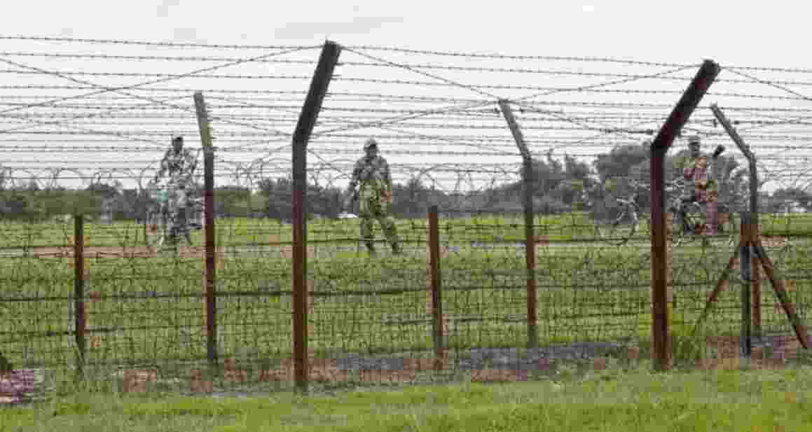 12-yr-old caught smuggling ₹1.64 cr gold at India-B’desh border 12-yr-old caught smuggling ₹1.64 cr gold at India-B’desh border