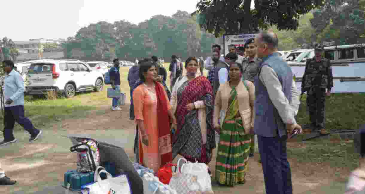 East Singhbhum Deputy Commissioner Karn Satyarthi interacts with polling personnel ahead of Ghatshila bypoll in Jamshedpur on Monday. East Singhbhum Deputy Commissioner Karn Satyarthi interacts with polling personnel ahead of Ghatshila bypoll in Jamshedpur on Monday.