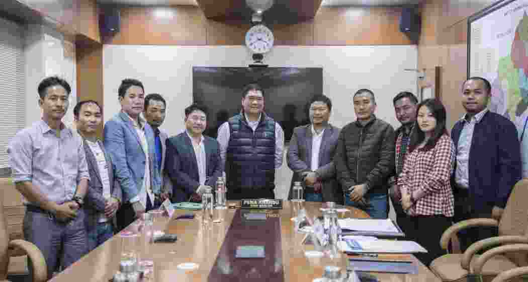 Arunachal Chief Minister Pema Khandu meets AAPSU representatives in Itanagar to discuss key education initiatives. Arunachal Chief Minister Pema Khandu meets AAPSU representatives in Itanagar to discuss key education initiatives.