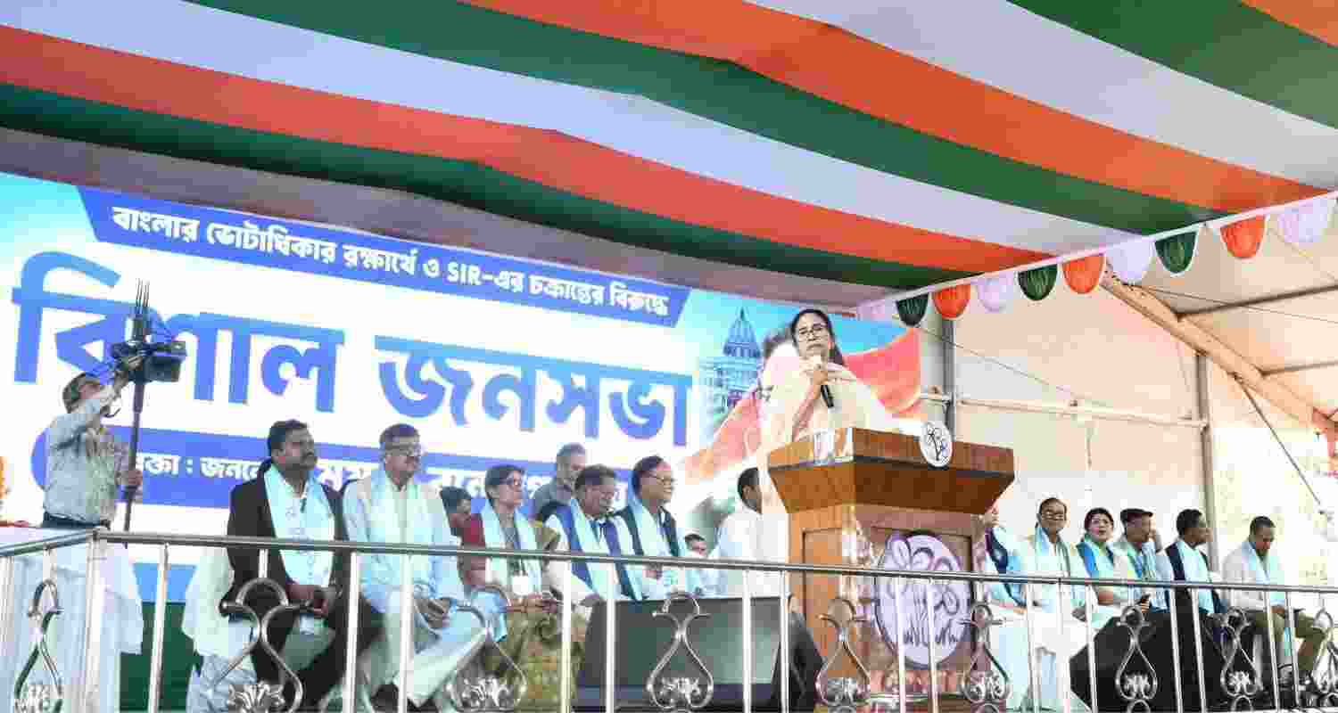 Mamata tears Centre’s MGNREGA note, says Bengal won't bow down Mamata tears Centre’s MGNREGA note, says Bengal won't bow down