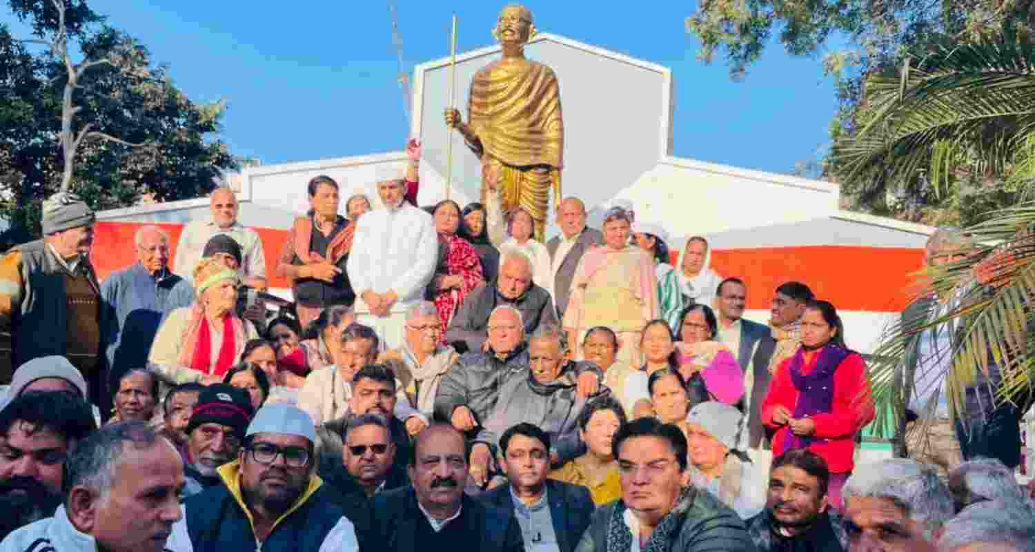 Former Haryana CM Bhupinder Hooda leads Rohtak protest against changes to MGNREGA Former Haryana CM Bhupinder Hooda leads Rohtak protest against changes to MGNREGA