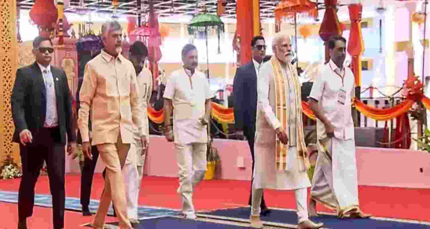 Prime Minister Narendra Modi pays visit to the holy shrine and Mahasamadhi of Sri Sathya Sai Baba in Puttaparthi on Wednesday. Prime Minister Narendra Modi pays visit to the holy shrine and Mahasamadhi of Sri Sathya Sai Baba in Puttaparthi on Wednesday.