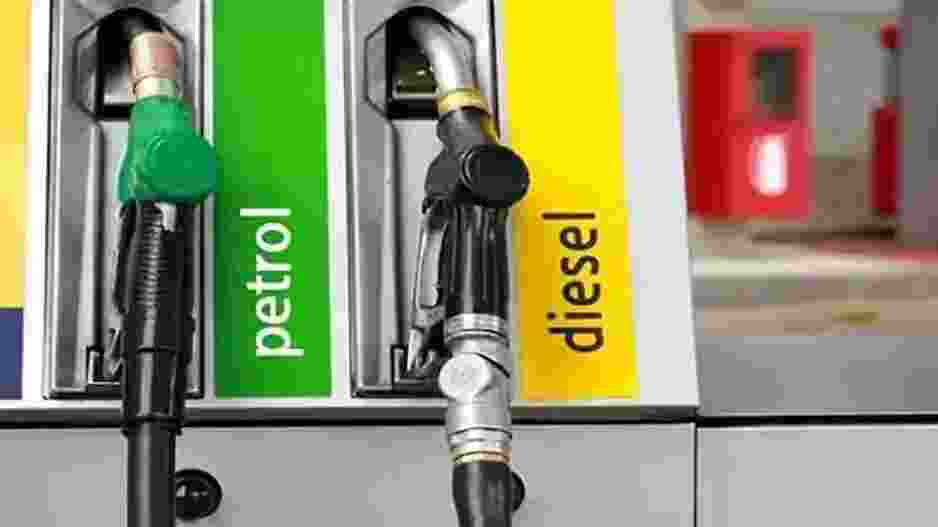 Oil price drop may lead to Rs 2-3 fuel cut: ICRA Oil price drop may lead to Rs 2-3 fuel cut: ICRA