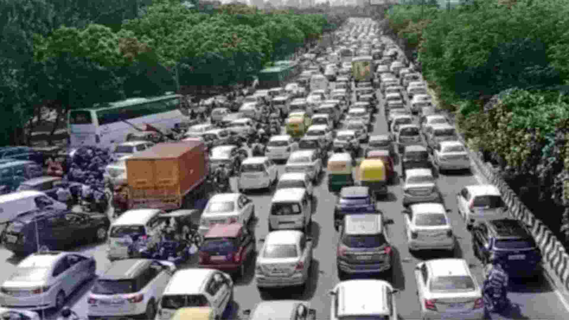 Delhi-NCR people face traffic curbs ahead of Independence Day Delhi-NCR people face traffic curbs ahead of Independence Day