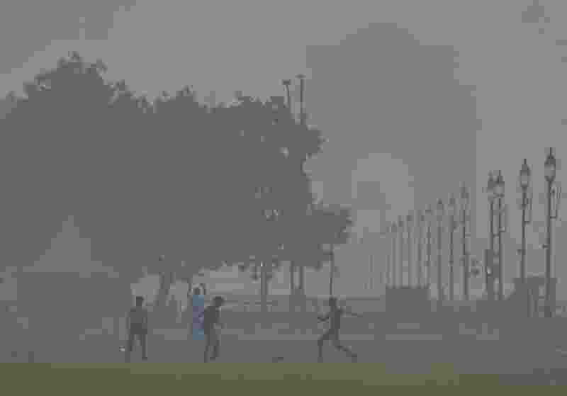 Doctors say 60% surge in eye problems due to smog in Delhi-NCR Doctors say 60% surge in eye problems due to smog in Delhi-NCR