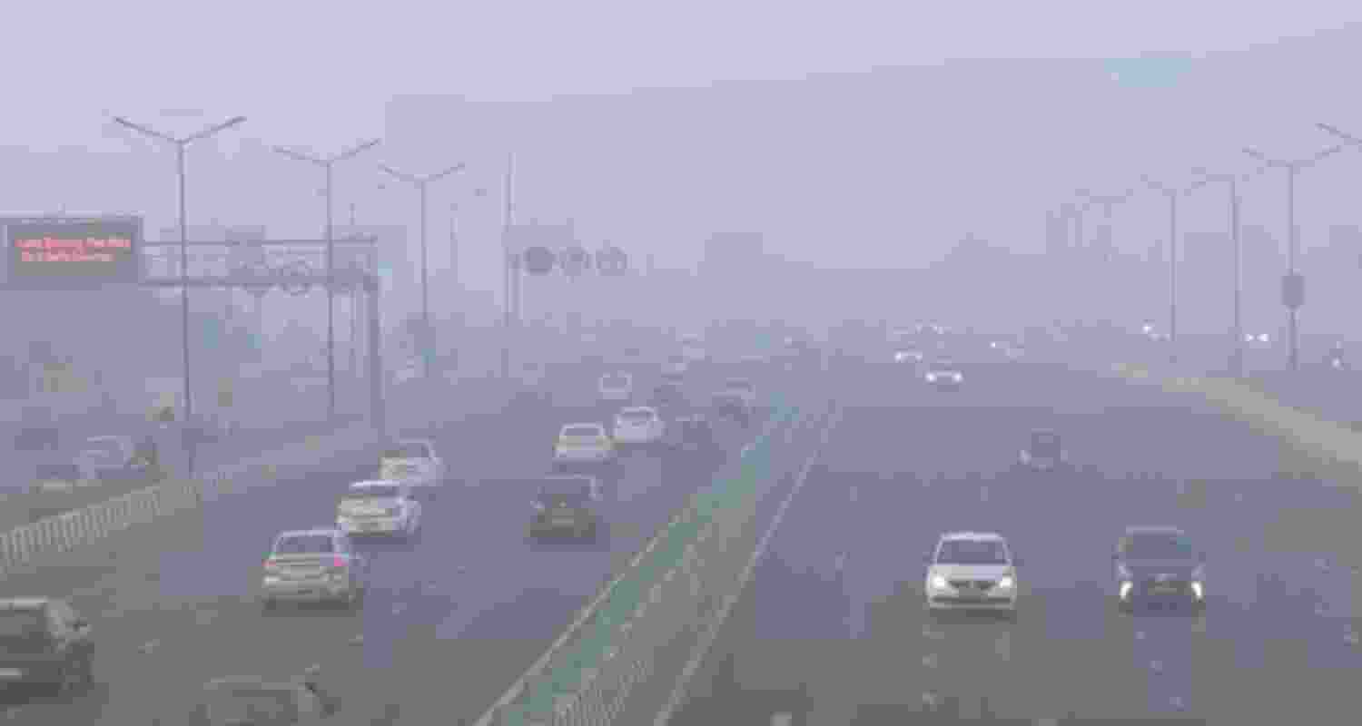 Vehicles commute through the Akshardham area covered with smog as the Air Quality Index (AQI) reaches the 'severe' category at 410 according to the Central Pollution Control Board, with GRAP 4 invoked, in New Delhi. Vehicles commute through the Akshardham area covered with smog as the Air Quality Index (AQI) reaches the 'severe' category at 410 according to the Central Pollution Control Board, with GRAP 4 invoked, in New Delhi.