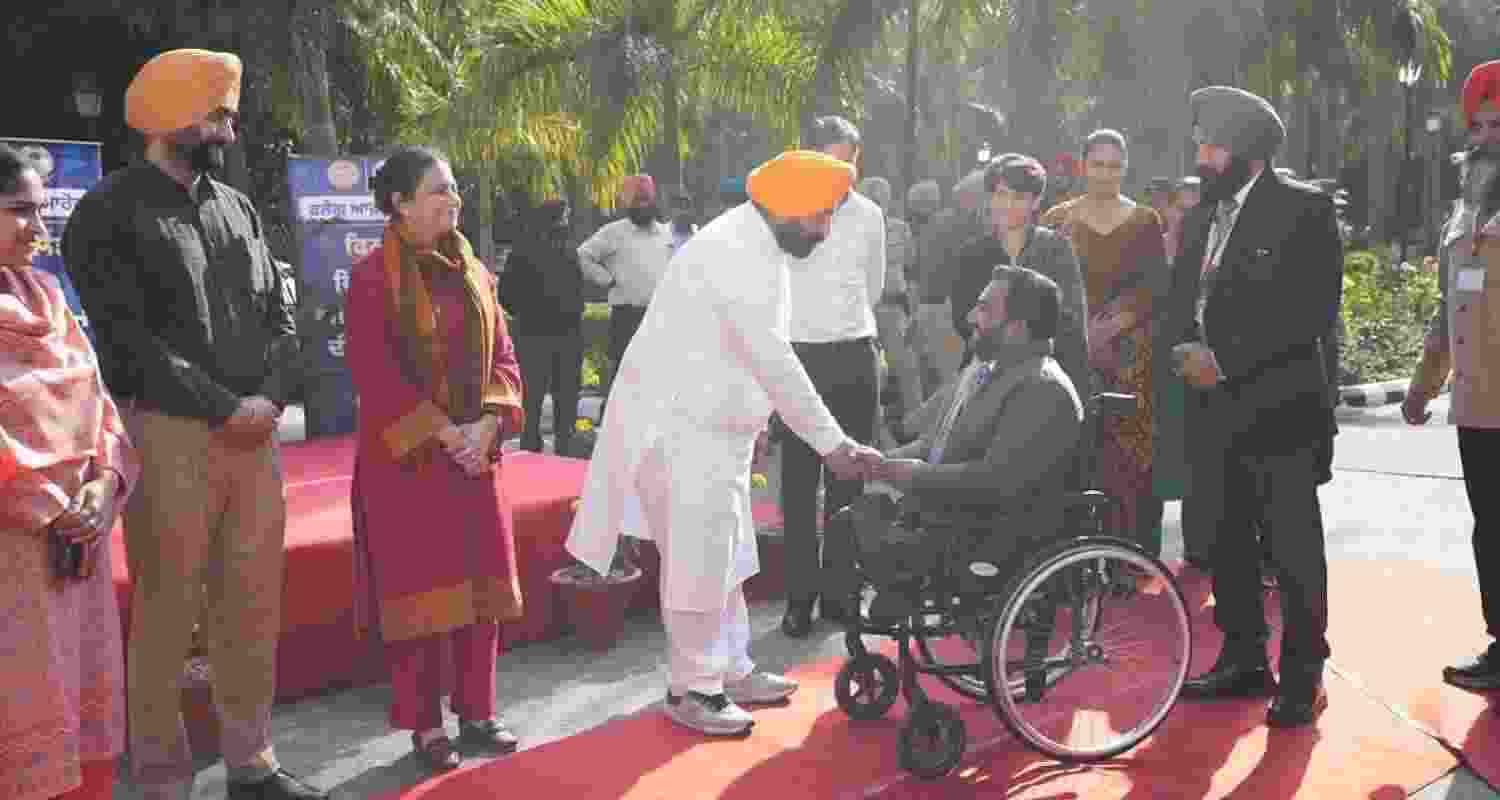 Punjab flags off third batch of teachers to Finland for training; Minister Bains also seeks retired MiG-21 jets for Schools of Eminence to inspire students. Punjab flags off third batch of teachers to Finland for training; Minister Bains also seeks retired MiG-21 jets for Schools of Eminence to inspire students.