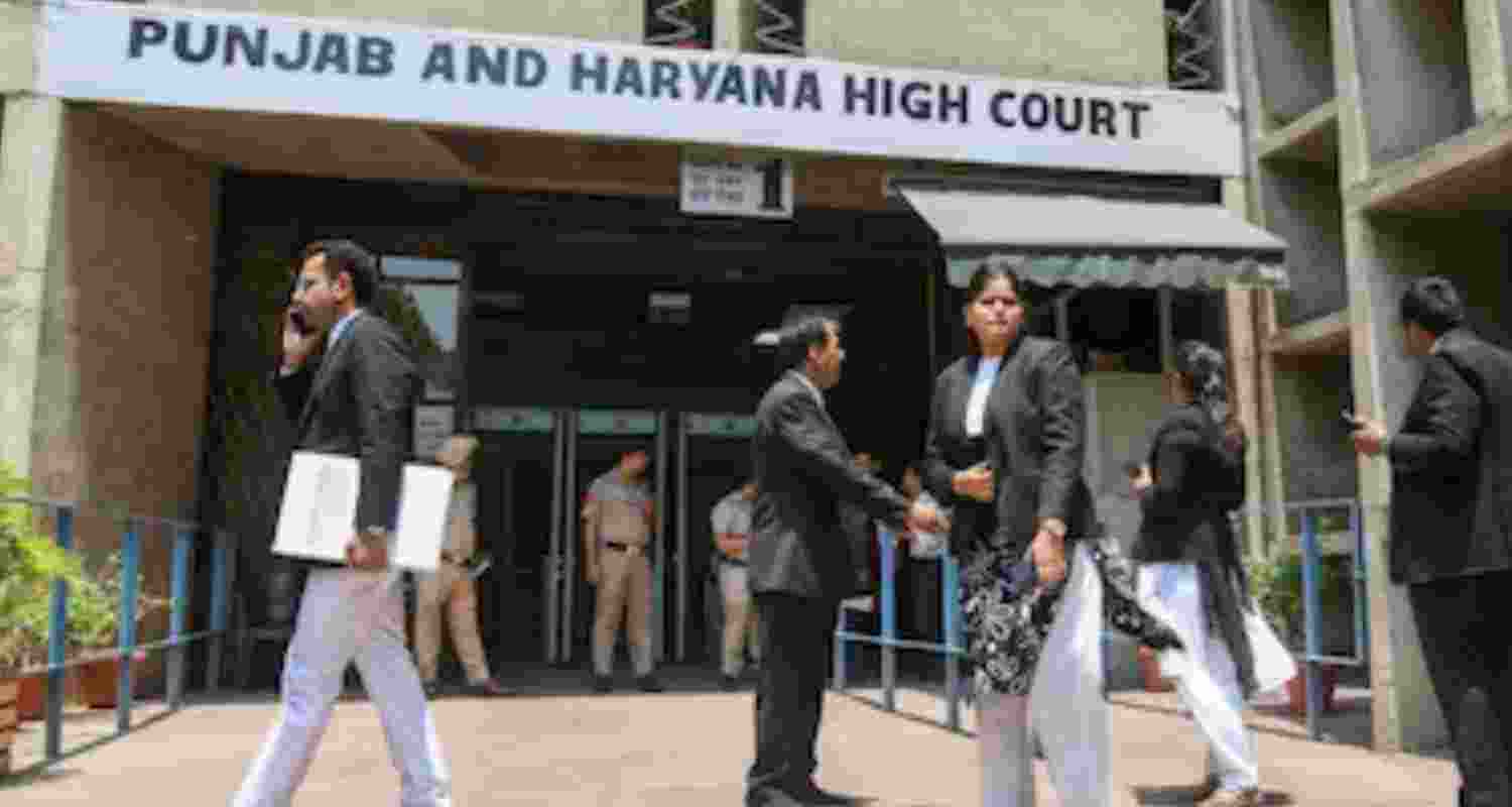 HC commutes rape-murder death sentence to life sentence HC commutes rape-murder death sentence to life sentence