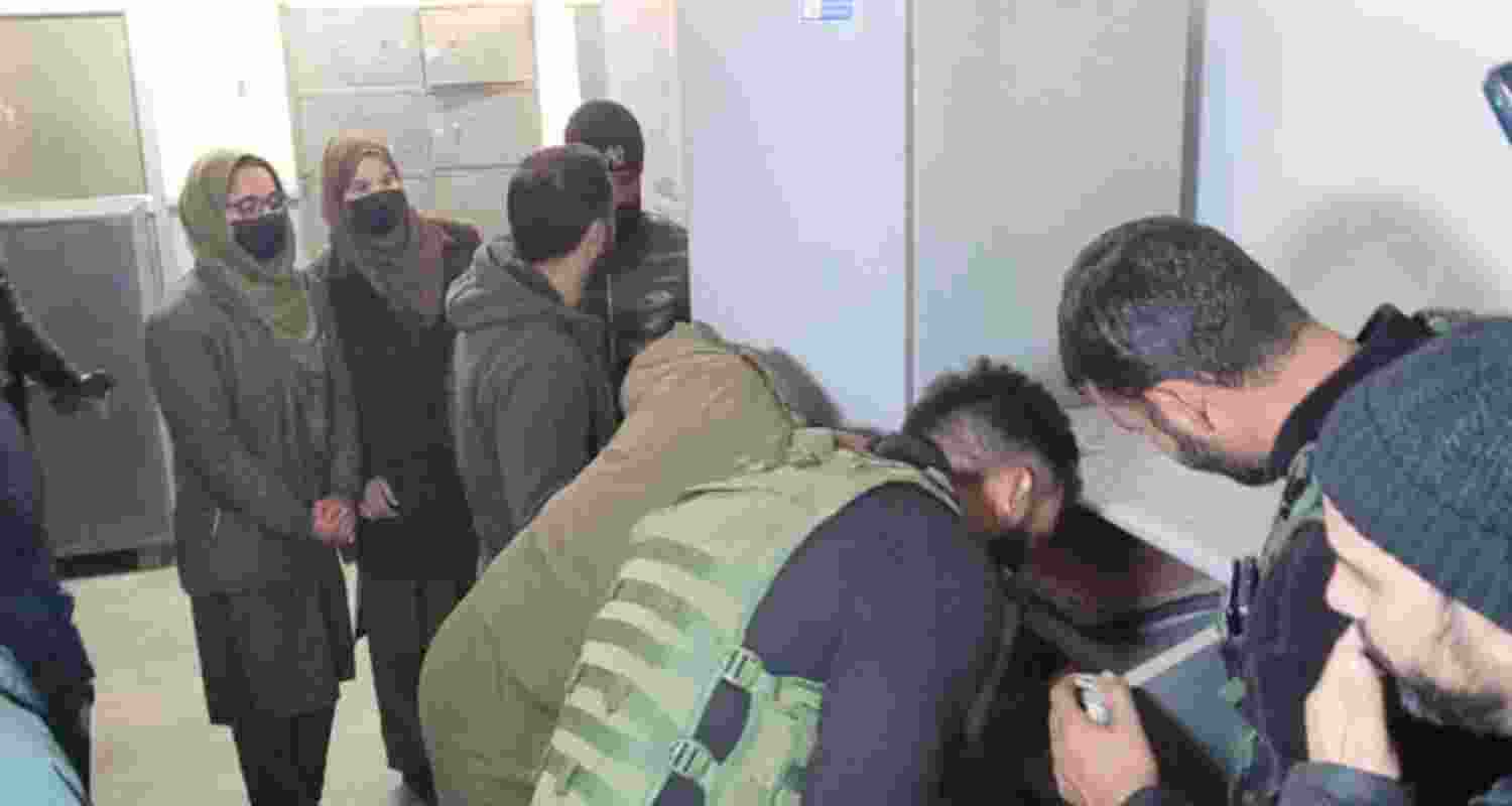 Inspection drive in Doctors' lockers continues in J&K hospitals Inspection drive in Doctors' lockers continues in J&K hospitals