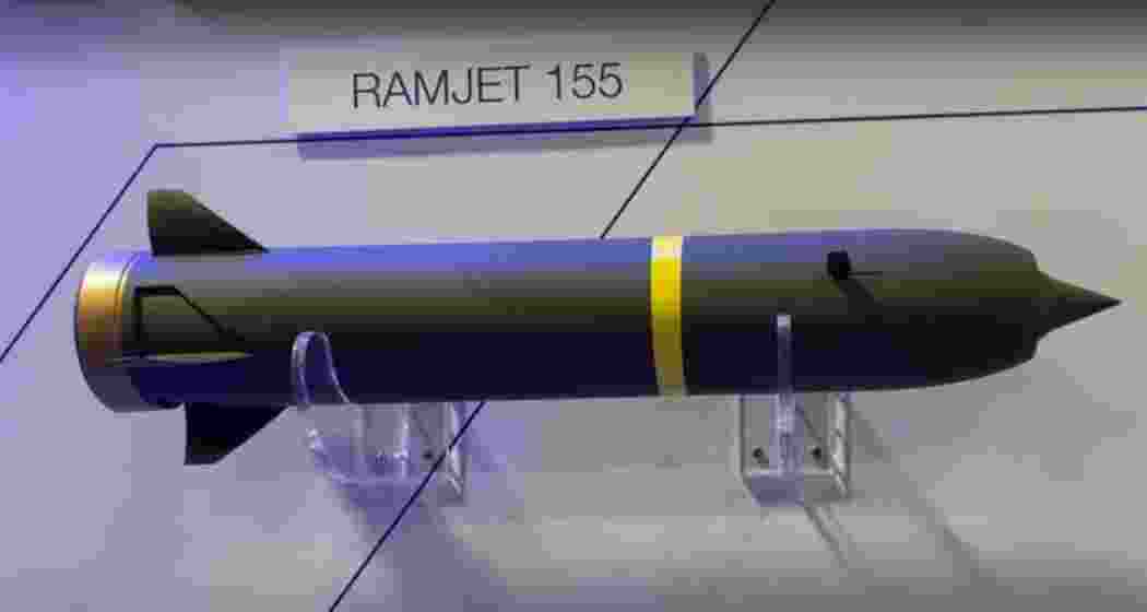 The ramjet-assisted artillery shell on display. The ramjet-assisted artillery shell on display.