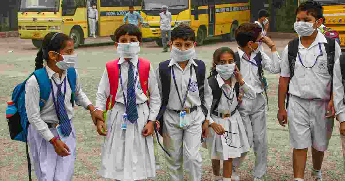 Delhi govt directs schools to shift from hybrid to online mode Delhi govt directs schools to shift from hybrid to online mode