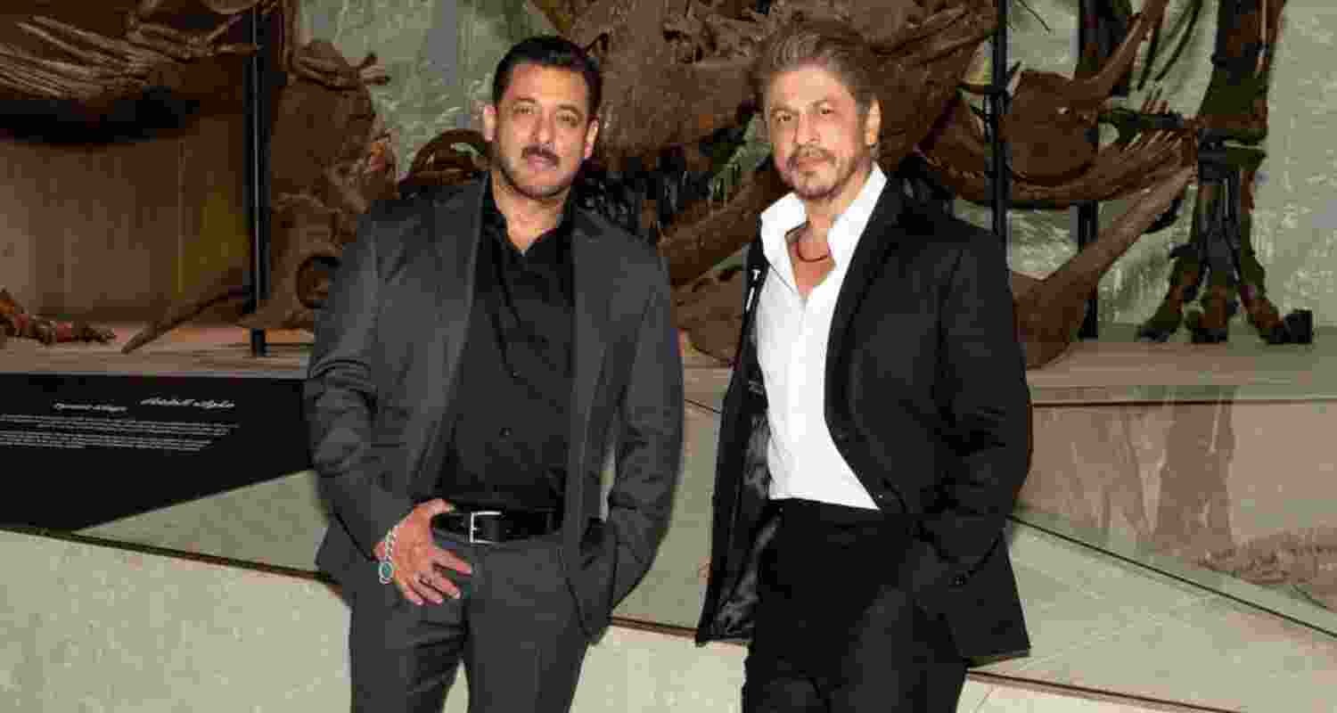 Salman Khan and Shah Rukh Khan reunite in Abu Dhabi, touring the Natural History Museum together. Salman Khan and Shah Rukh Khan reunite in Abu Dhabi, touring the Natural History Museum together.