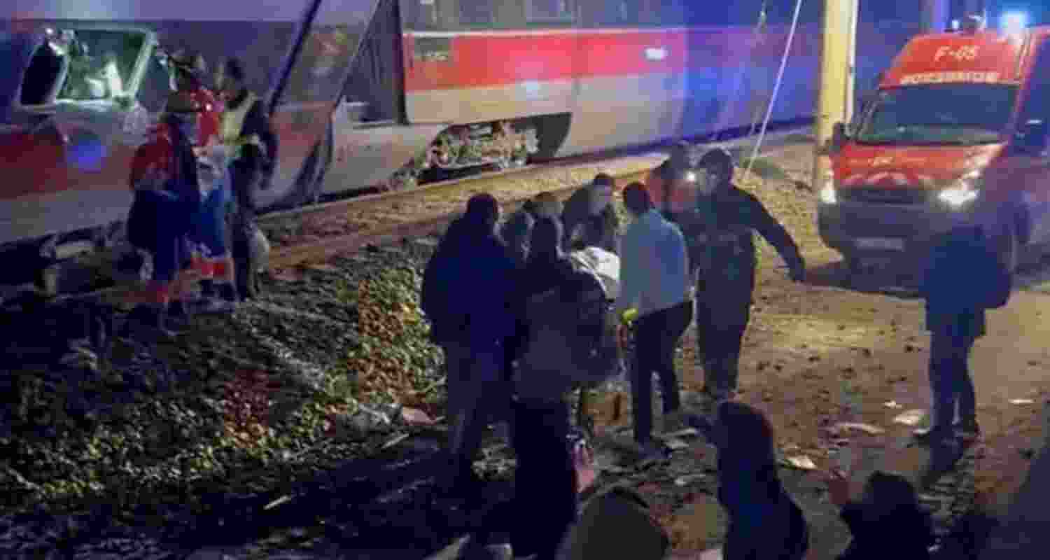Spain begins three days of mourning after 40 people die in a high-speed train crash in Andalusia, with over 120 injured and a probe underway Spain begins three days of mourning after 40 people die in a high-speed train crash in Andalusia, with over 120 injured and a probe underway