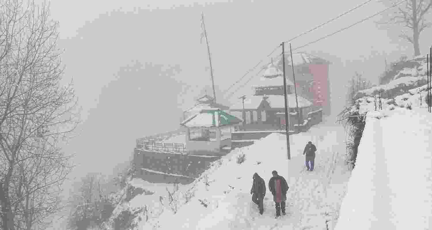 At least 226 roads remain closed in Himachal Pradesh due to snowfall. At least 226 roads remain closed in Himachal Pradesh due to snowfall.