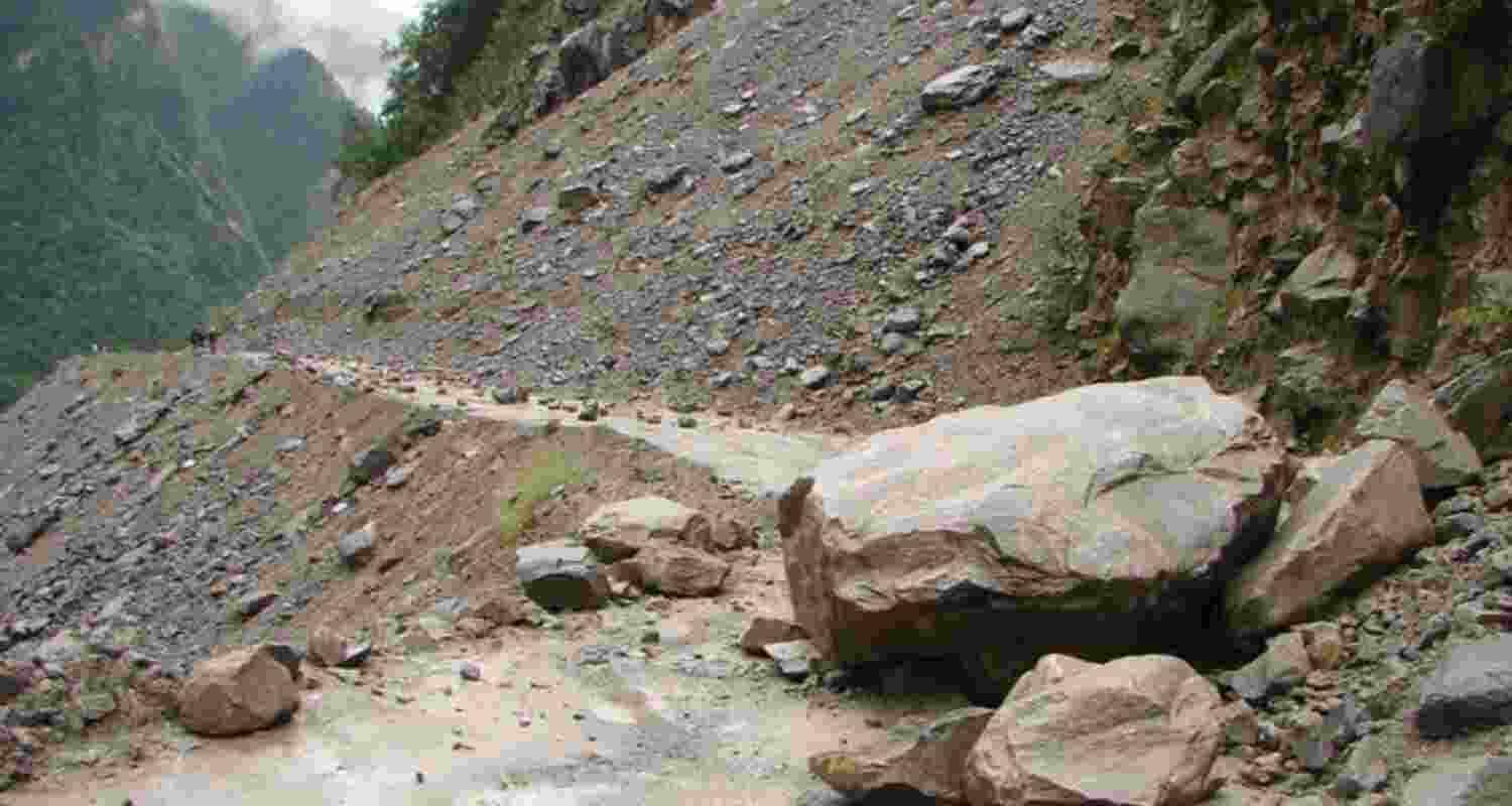 The situation has become worse in remote areas where link roads have remained blocked for several days. The situation has become worse in remote areas where link roads have remained blocked for several days.