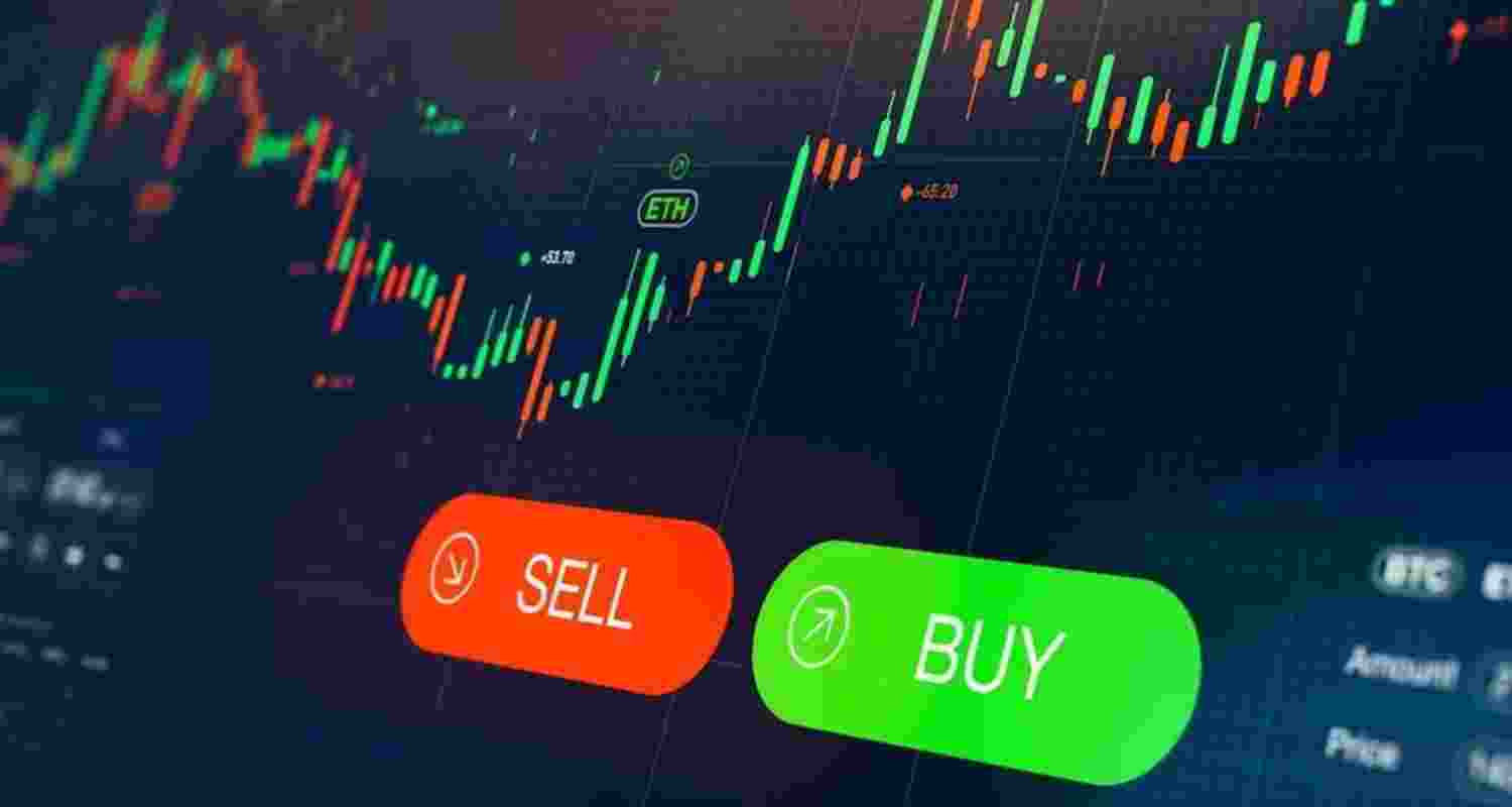 Global market weakness drags Sensex and Nifty lower. Global market weakness drags Sensex and Nifty lower.