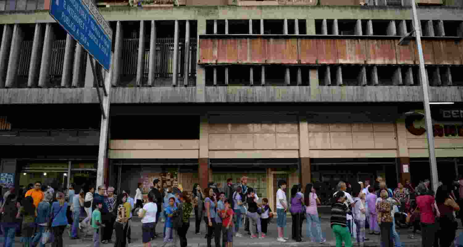 Strong 6.2 quake strikes northwest Venezuela. Strong 6.2 quake strikes northwest Venezuela.