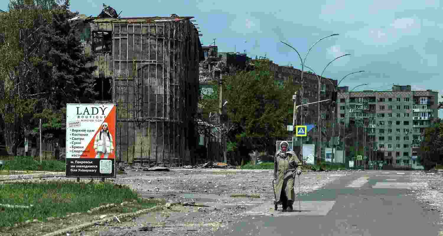 Ukraine fights back as Russia intensifies Pokrovsk assault. Ukraine fights back as Russia intensifies Pokrovsk assault.