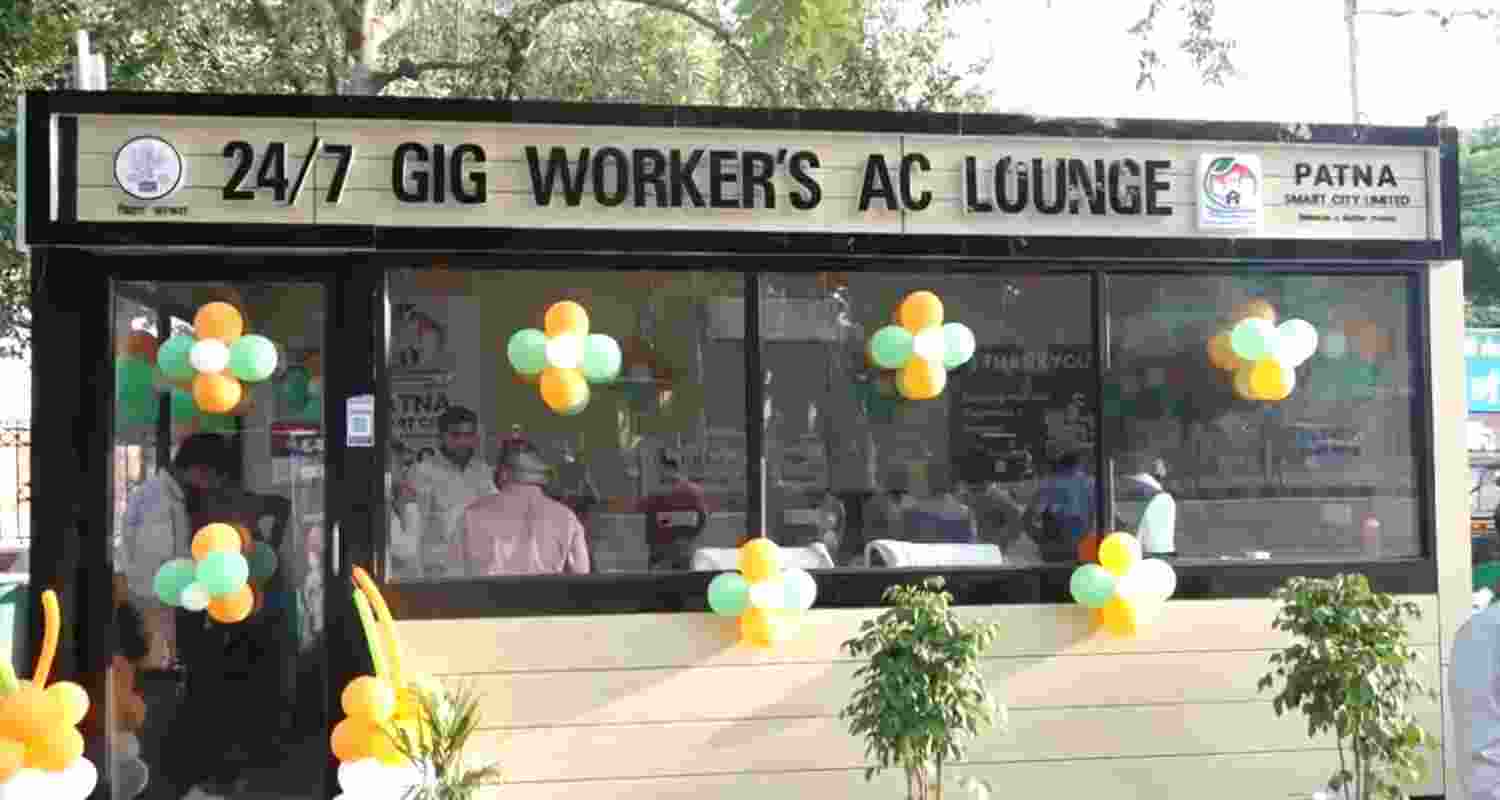 Patna launches 24x7 AC lounges for delivery riders, offering rest, water and charging facilities for a nominal fee amid the summer heat. Patna launches 24x7 AC lounges for delivery riders, offering rest, water and charging facilities for a nominal fee amid the summer heat.