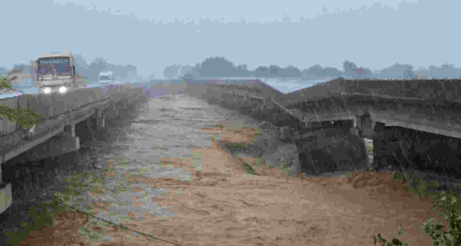 A view of the damaged bridge on Jammu-Pathankot national highway. A view of the damaged bridge on Jammu-Pathankot national highway.