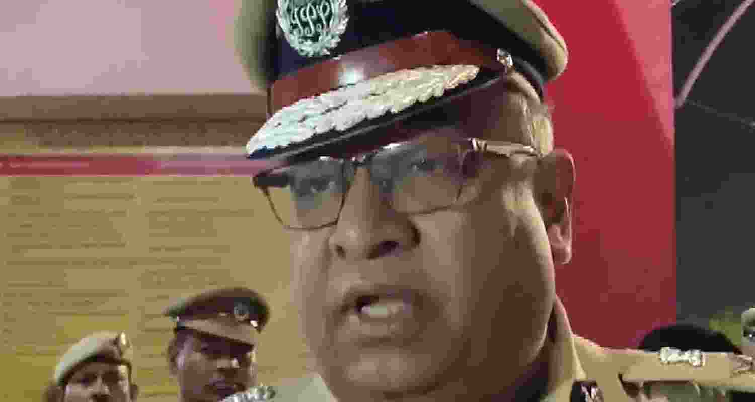 At least six police personnel were injured in a clash with Sikh protesters in Ambala after a highway blockade over a demand to arrest Gursimran Singh Mand. At least six police personnel were injured in a clash with Sikh protesters in Ambala after a highway blockade over a demand to arrest Gursimran Singh Mand.