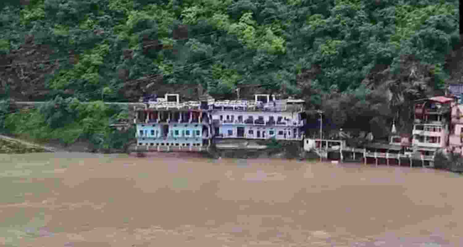 Alaknanda, Mandakini rivers cross warning levels in Rudraprayag amid heavy rainfall Alaknanda, Mandakini rivers cross warning levels in Rudraprayag amid heavy rainfall