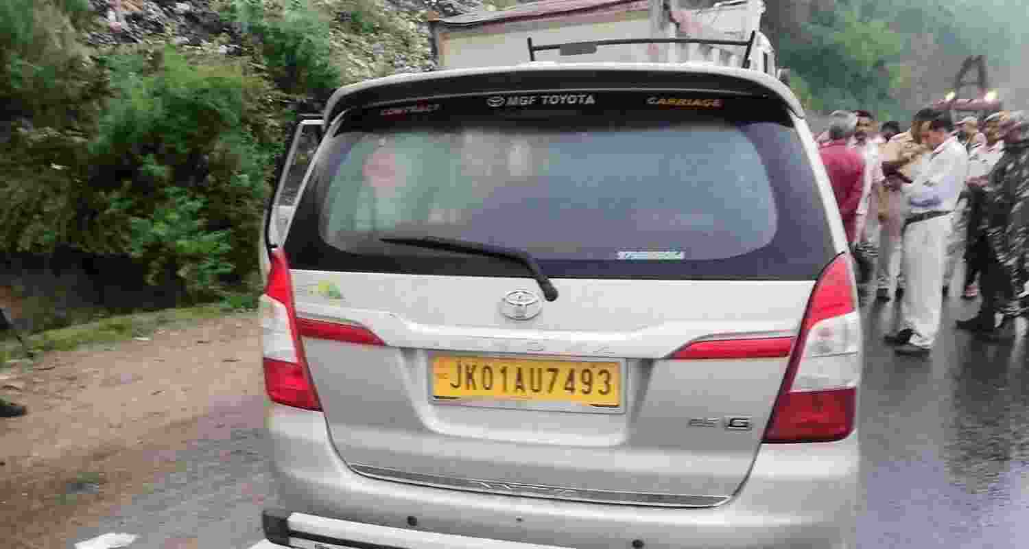 Five Amarnath pilgrims and their driver injured after their vehicle rammed into a parked dumper on the Jammu-Srinagar Highway in Udhampur. Five Amarnath pilgrims and their driver injured after their vehicle rammed into a parked dumper on the Jammu-Srinagar Highway in Udhampur.