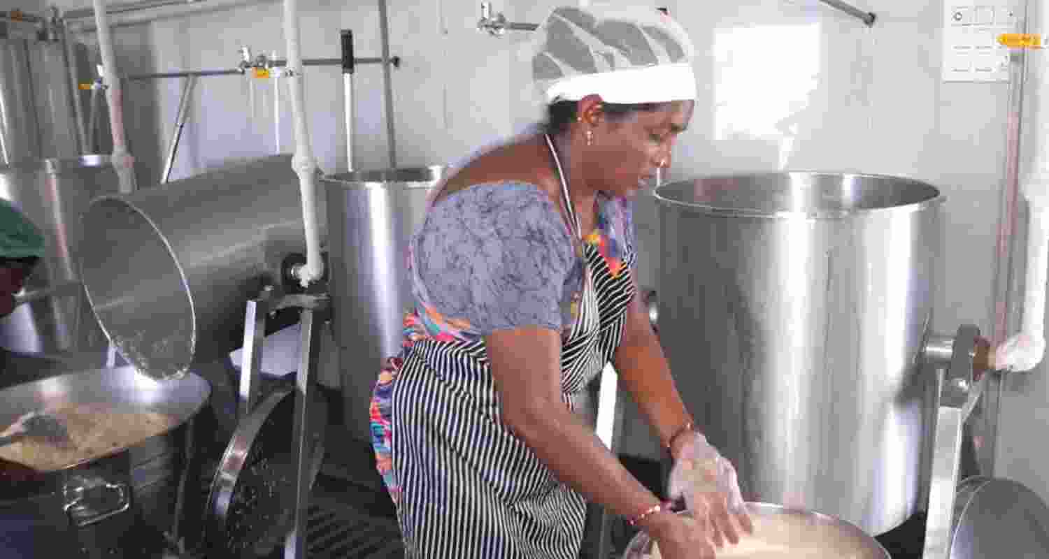 ‘Smart Kitchens’ revolutionising mid-day meal in Andhra ‘Smart Kitchens’ revolutionising mid-day meal in Andhra