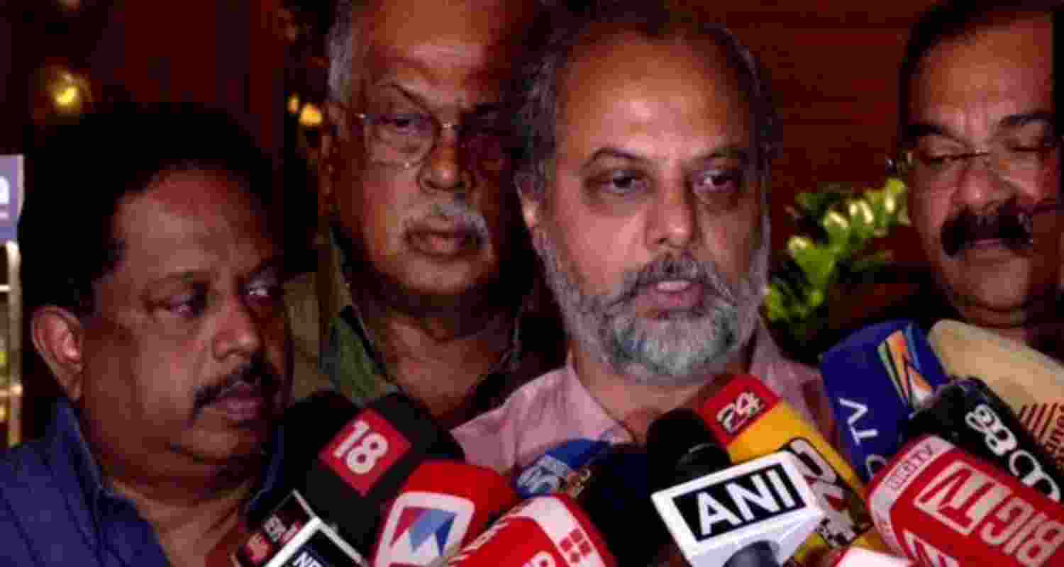 Kerala film body meets Minister over concerns of piracy Kerala film body meets Minister over concerns of piracy