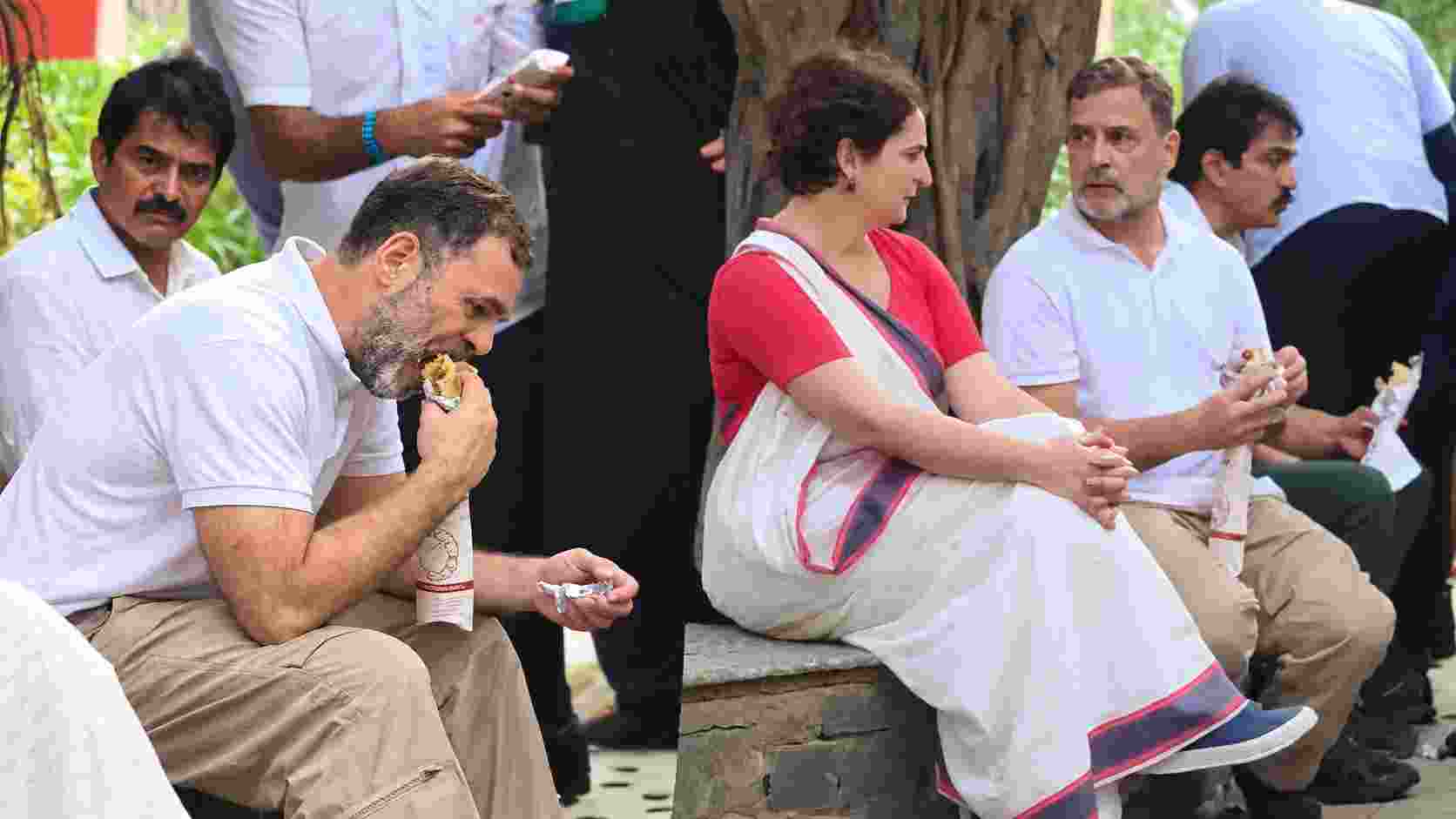 Rahul Gandhi Chicken Roll Video Rahul Gandhi Chicken Roll Video