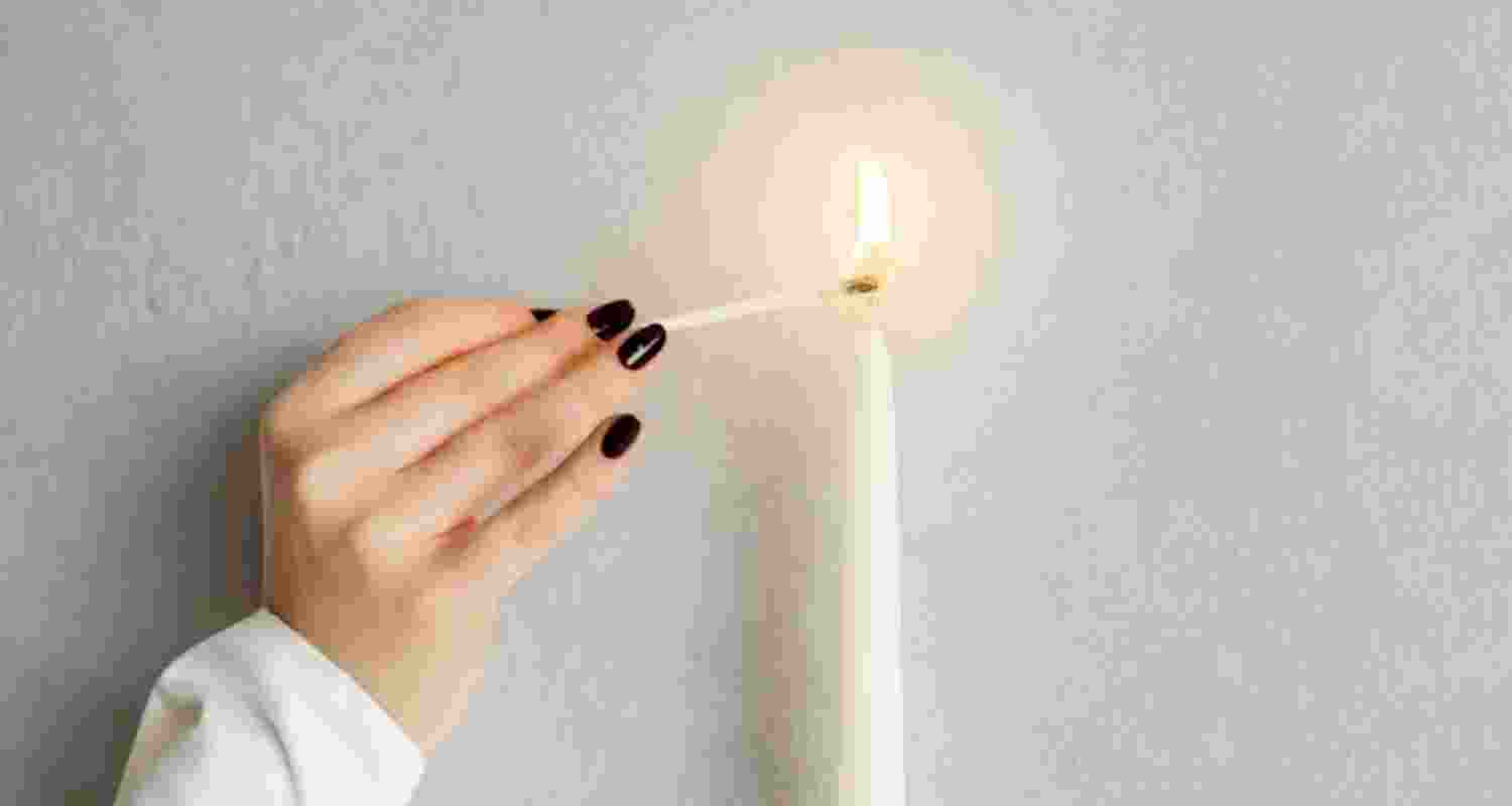 Cosy, but toxic: The truth about candle smoke Cosy, but toxic: The truth about candle smoke