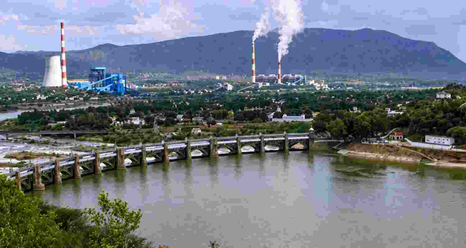 Karnataka asked to release 3,500 cusecs of Cauvery water daily to Tamil Nadu for 15 days, amid the state's concerns over water shortage. Karnataka asked to release 3,500 cusecs of Cauvery water daily to Tamil Nadu for 15 days, amid the state's concerns over water shortage.