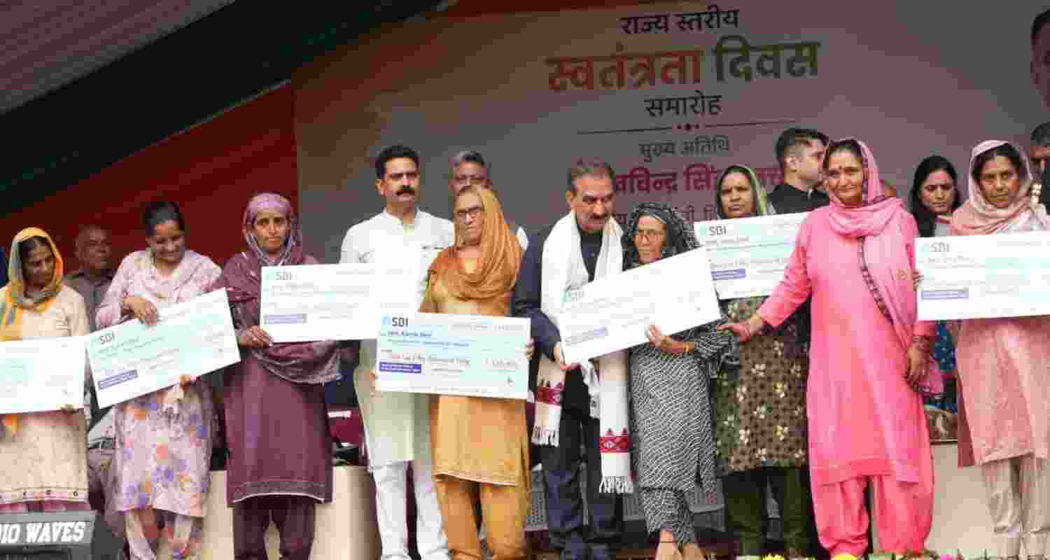 Chief Minister Thakur Sukhvinder Singh Sukhu honours achievers during the state-level Independence Day celebrations at Sarkaghat in Mandi district on Friday. Chief Minister Thakur Sukhvinder Singh Sukhu honours achievers during the state-level Independence Day celebrations at Sarkaghat in Mandi district on Friday.