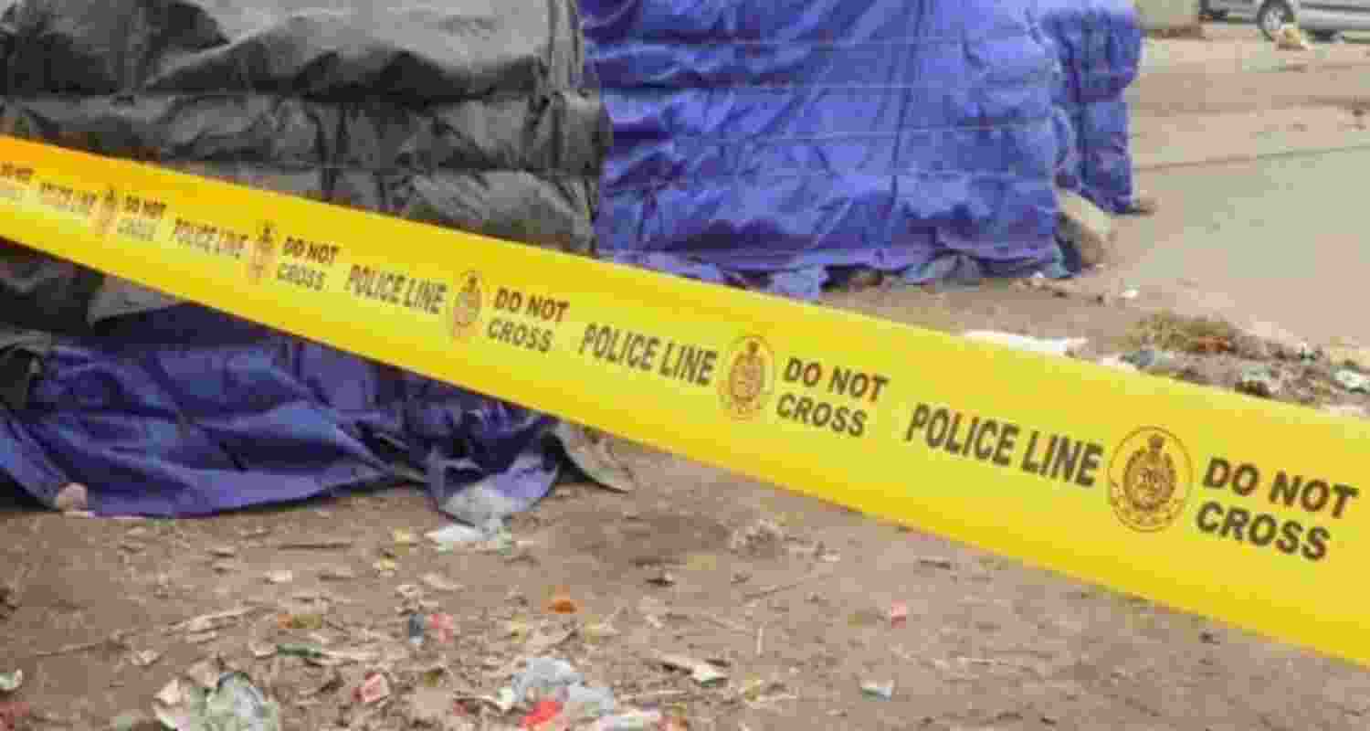 Indian Navy sailor, wife and two children found dead inside their Navy Nagar residence in Mumbai. Police and Navy have launched an investigation. Indian Navy sailor, wife and two children found dead inside their Navy Nagar residence in Mumbai. Police and Navy have launched an investigation.