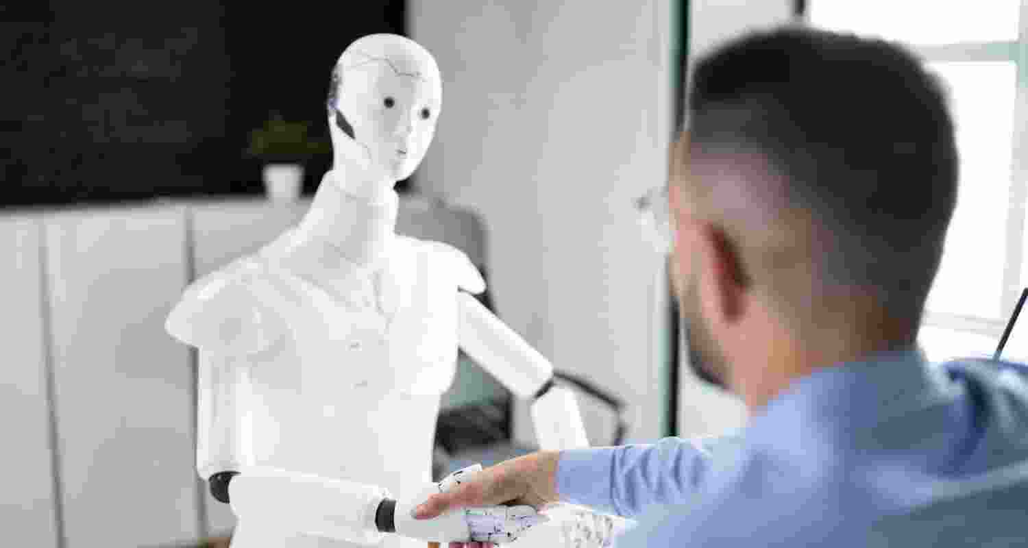 Co-working with AI: How to build successful human-machine synergy Co-working with AI: How to build successful human-machine synergy