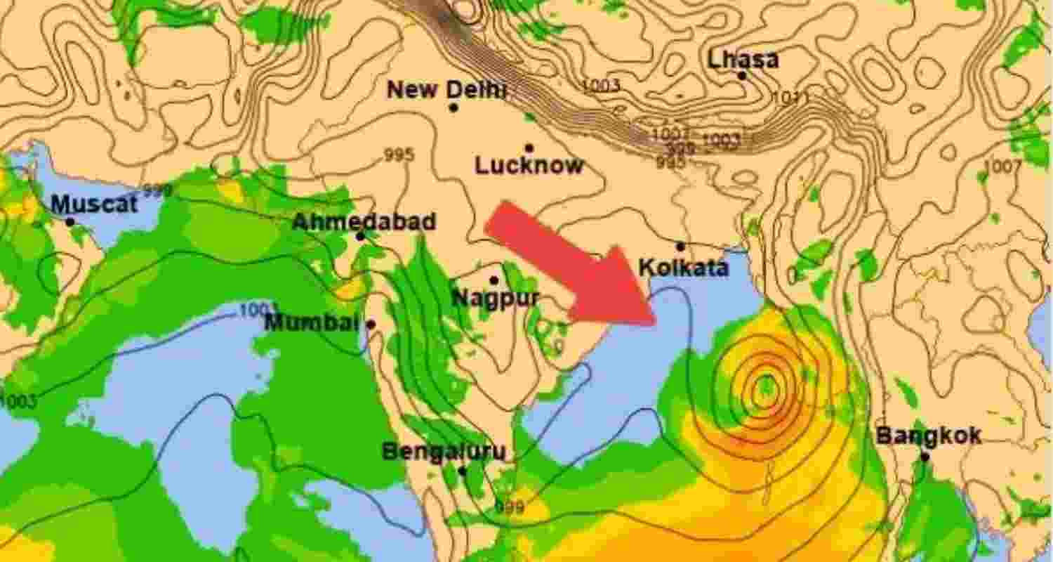 A graphical representation of the cyclone Remal making its way towards the Indian mainland. A graphical representation of the cyclone Remal making its way towards the Indian mainland.