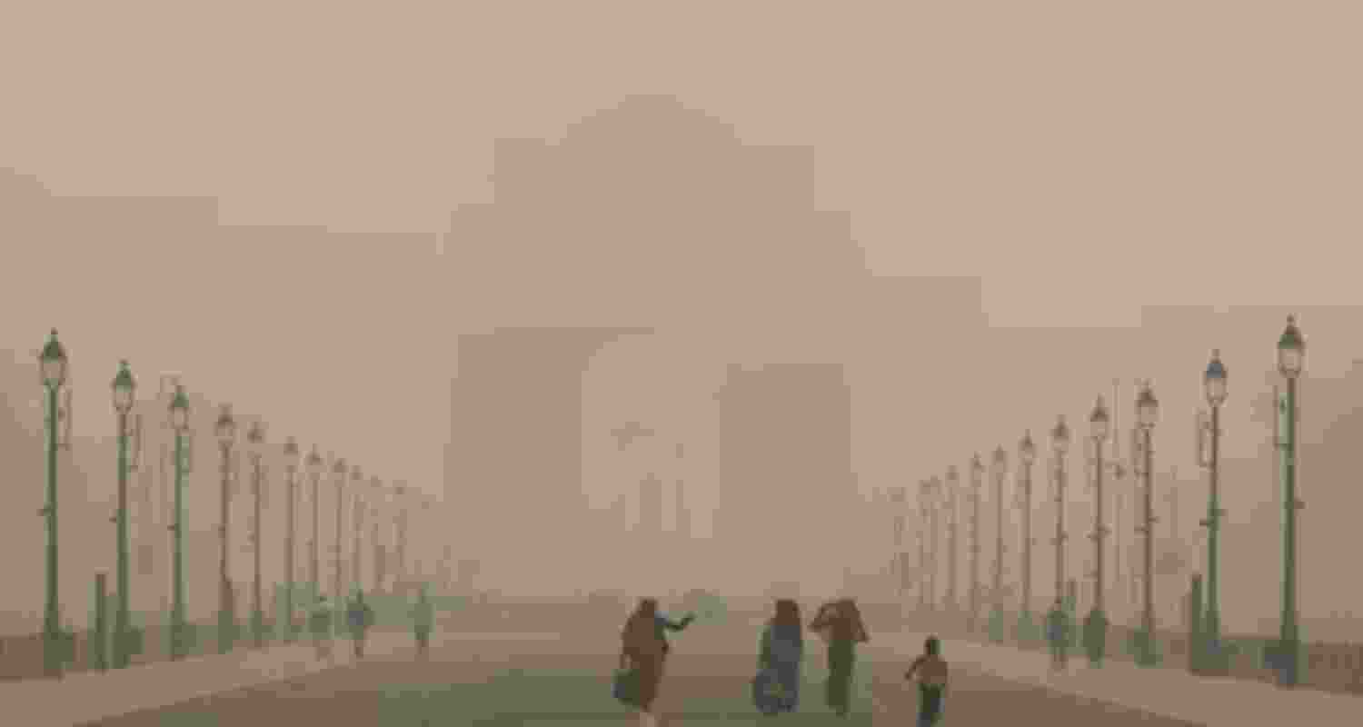 Delhi's AQI improves, nears 'poor' category Delhi's AQI improves, nears 'poor' category