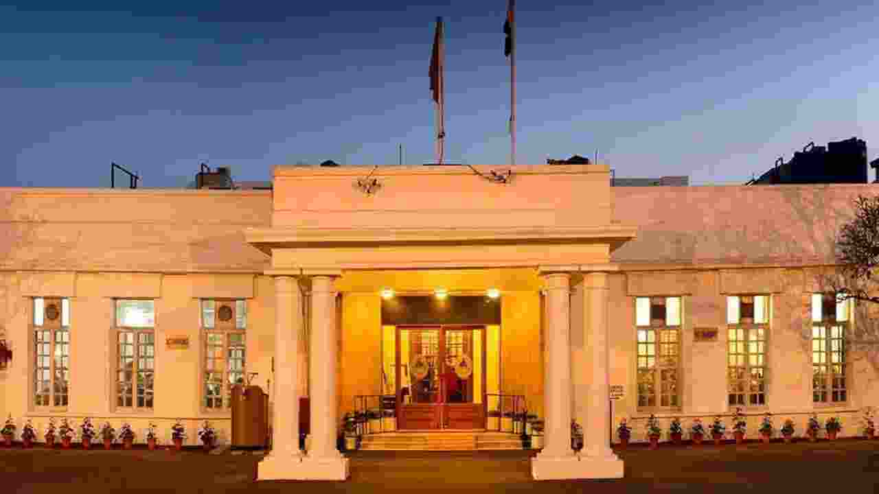 HC seeks Centre's response to plea on Gymkhana Club eviction move HC seeks Centre's response to plea on Gymkhana Club eviction move