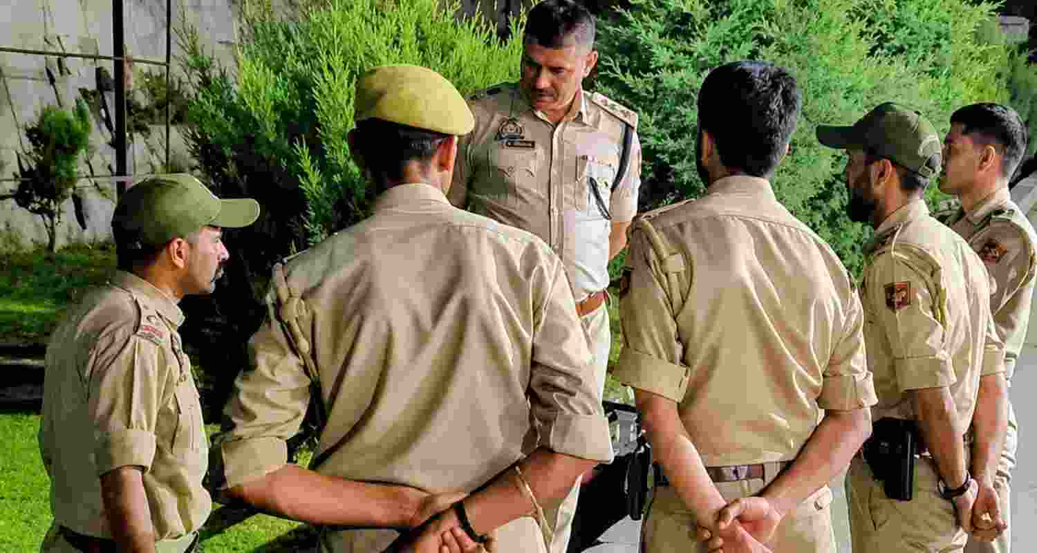 A man was killed and three J&K SOG personnel injured in an alleged weapon-snatching bid in Doda. Police detained a religious preacher and launched a probe. A man was killed and three J&K SOG personnel injured in an alleged weapon-snatching bid in Doda. Police detained a religious preacher and launched a probe.