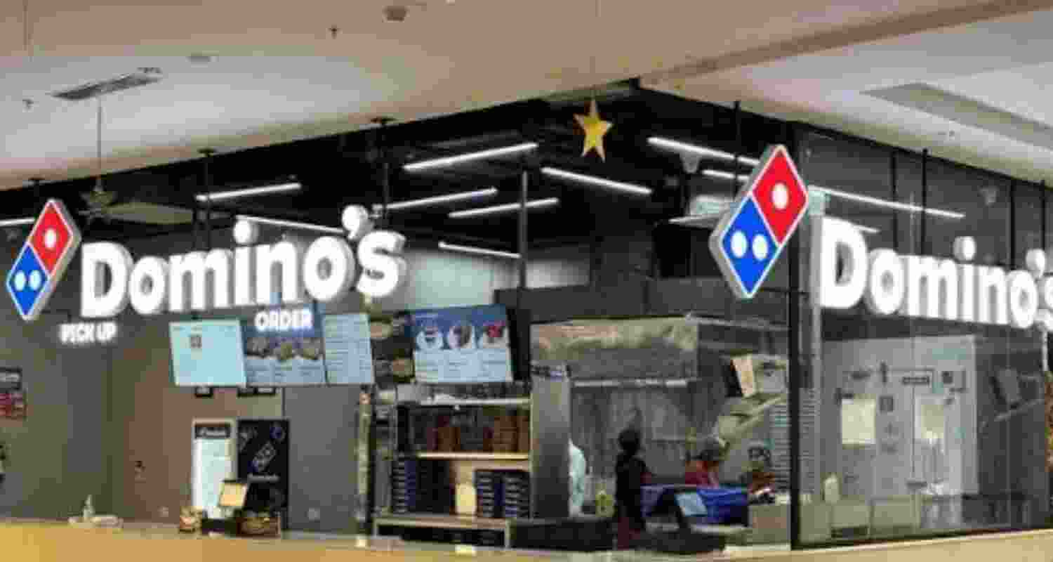 Maharashtra FDA suspends licences of four Domino's outlets over food-safety violations and cancels licences of 10 Ayurvedic drug manufacturers. Maharashtra FDA suspends licences of four Domino's outlets over food-safety violations and cancels licences of 10 Ayurvedic drug manufacturers.