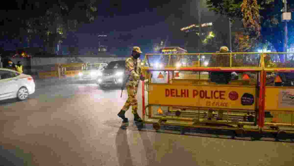 Traffic restrictions, parking curbs in Delhi on New Year's eve Traffic restrictions, parking curbs in Delhi on New Year's eve